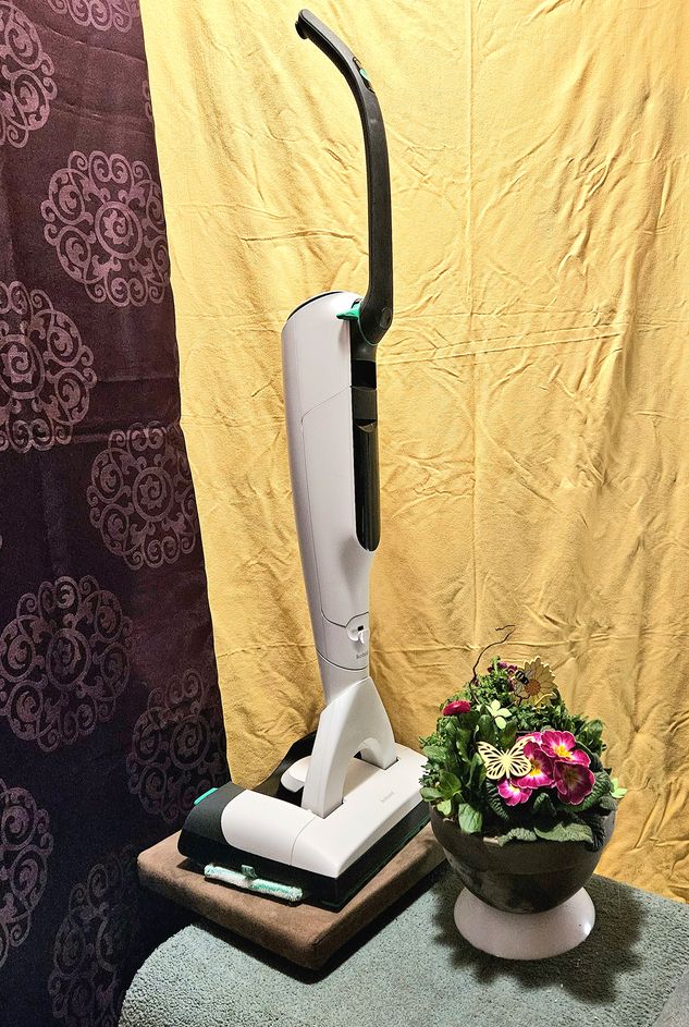 Akku-Staubsauger mit Saugwischer